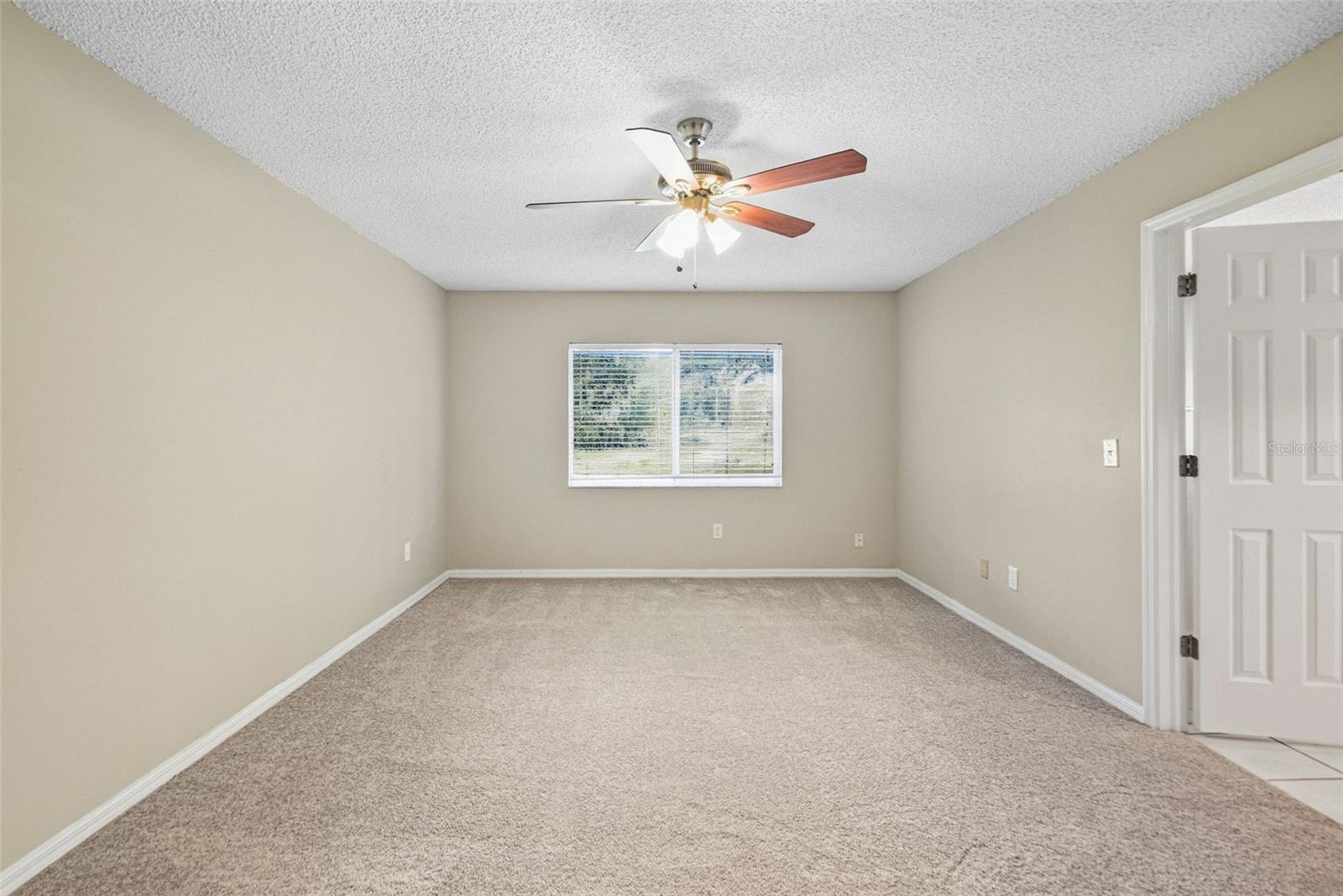 16102 Warden Pl Property Photo 30