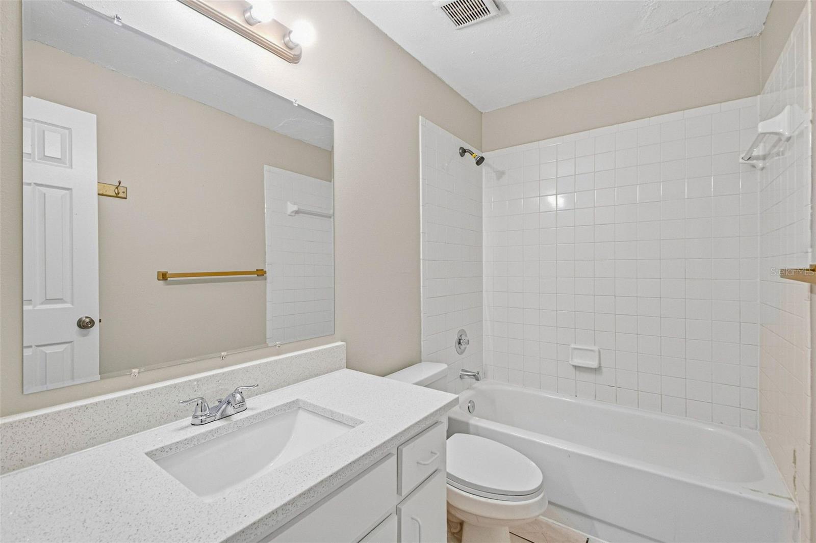 16102 Warden Pl Property Photo 53