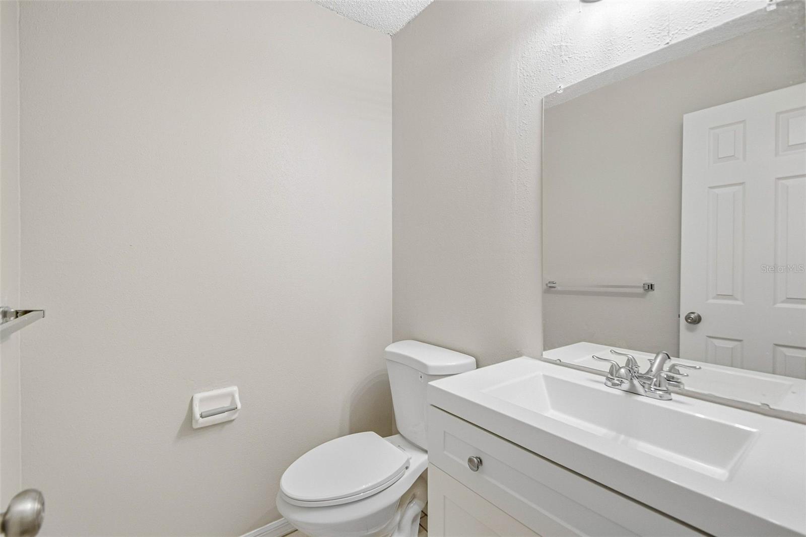 16102 Warden Pl Property Photo 54