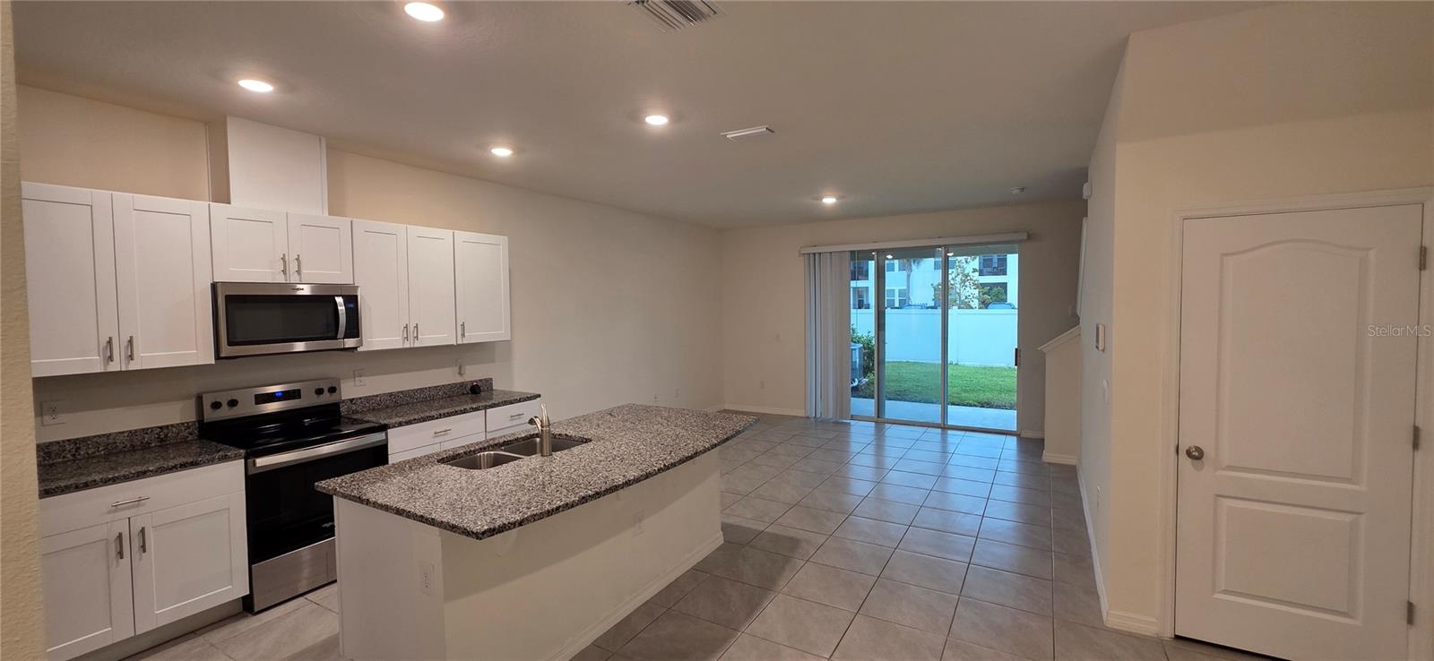 1410 Isleta Loop Property Photo 4