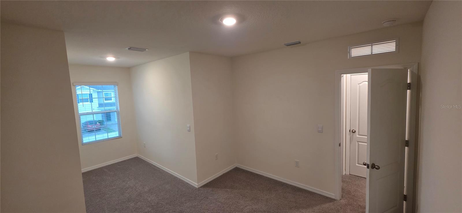 1410 Isleta Loop Property Photo 10