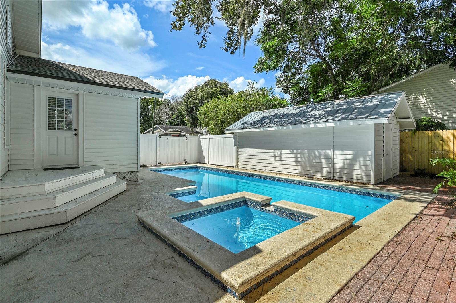 1 E Princeton St Property Photo 34