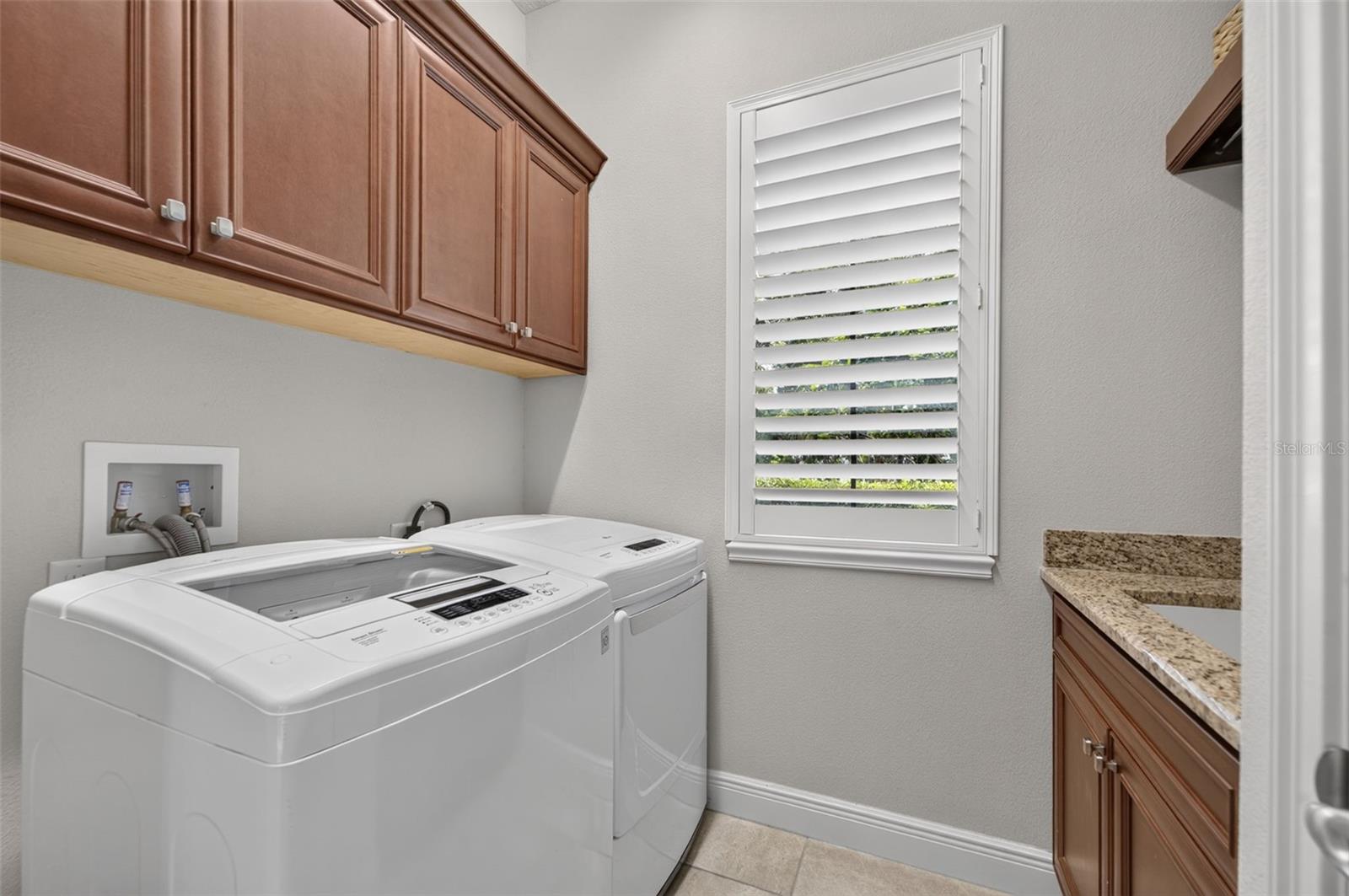 630 Live Oak St Property Photo 24