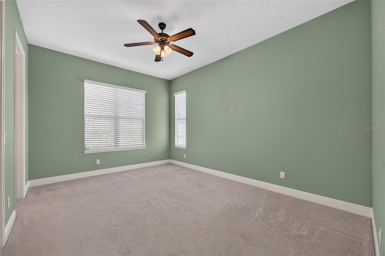 630 Live Oak St Property Photo 31