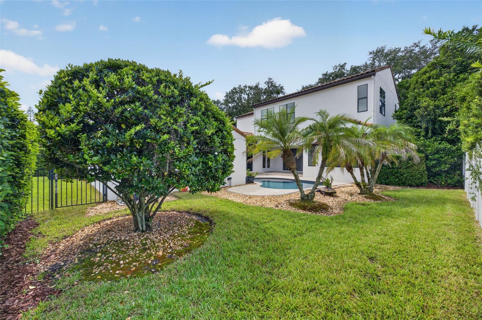 630 Live Oak St Property Photo 43