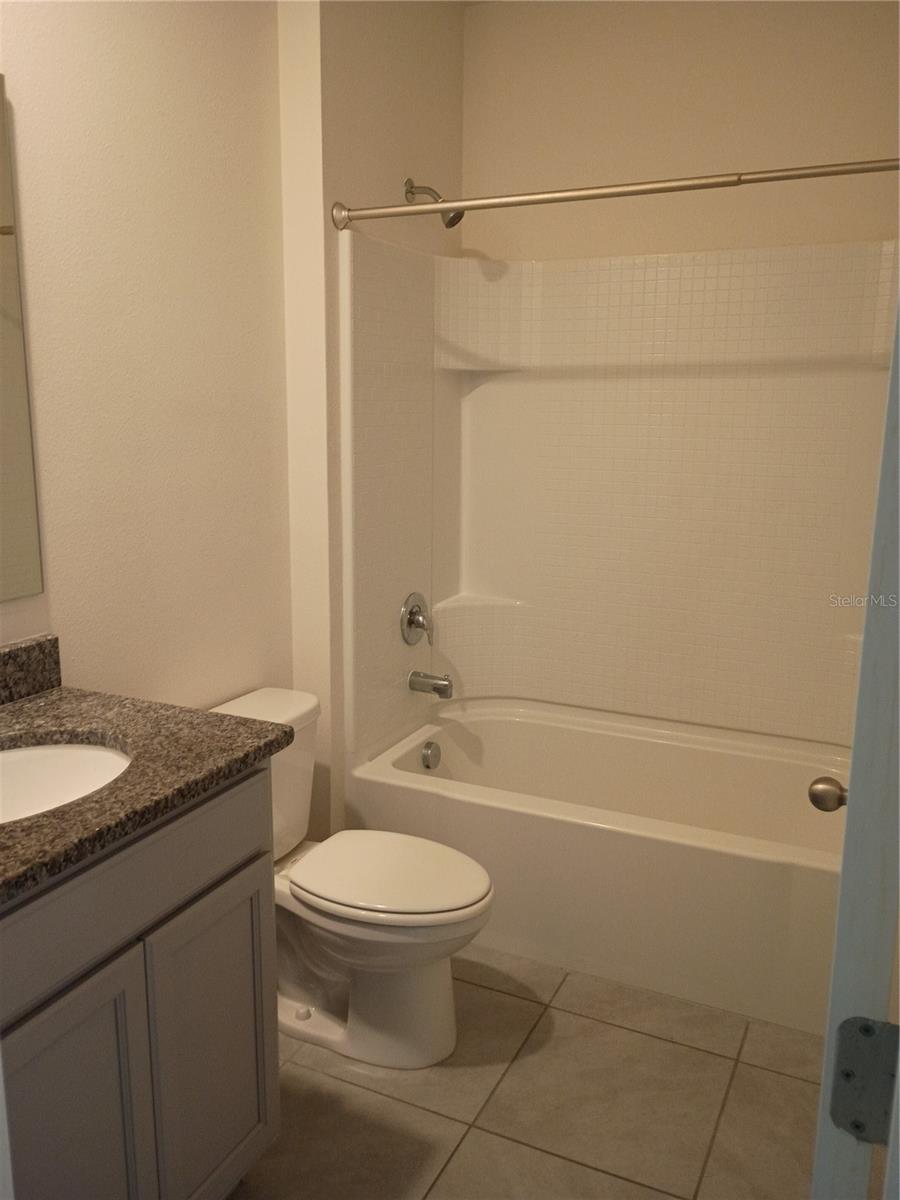 2637 Rowan St Property Photo 9