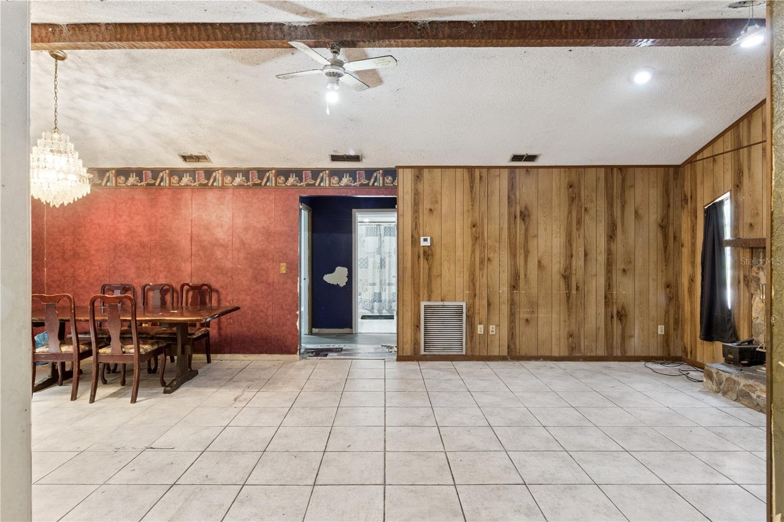 4921 Lewellyn Rd Property Photo 4