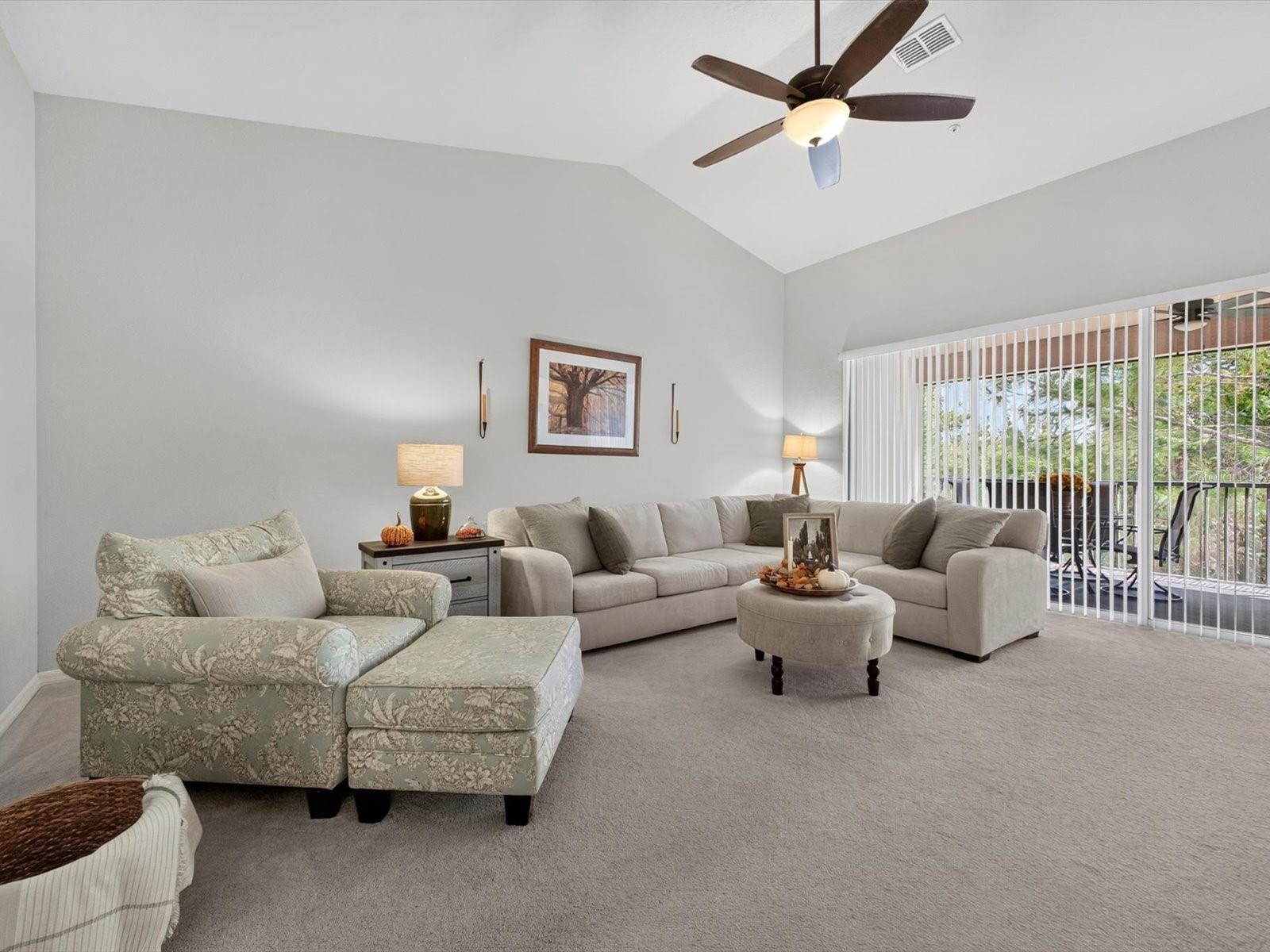 8348 Bella Tierra Ct Property Photo 5