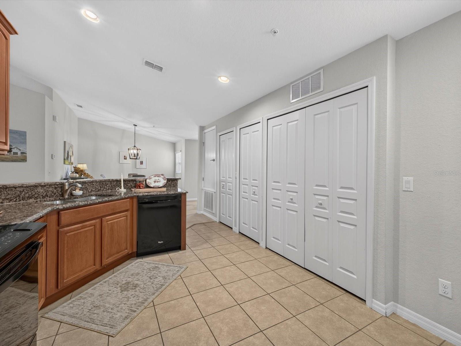 8348 Bella Tierra Ct Property Photo 10