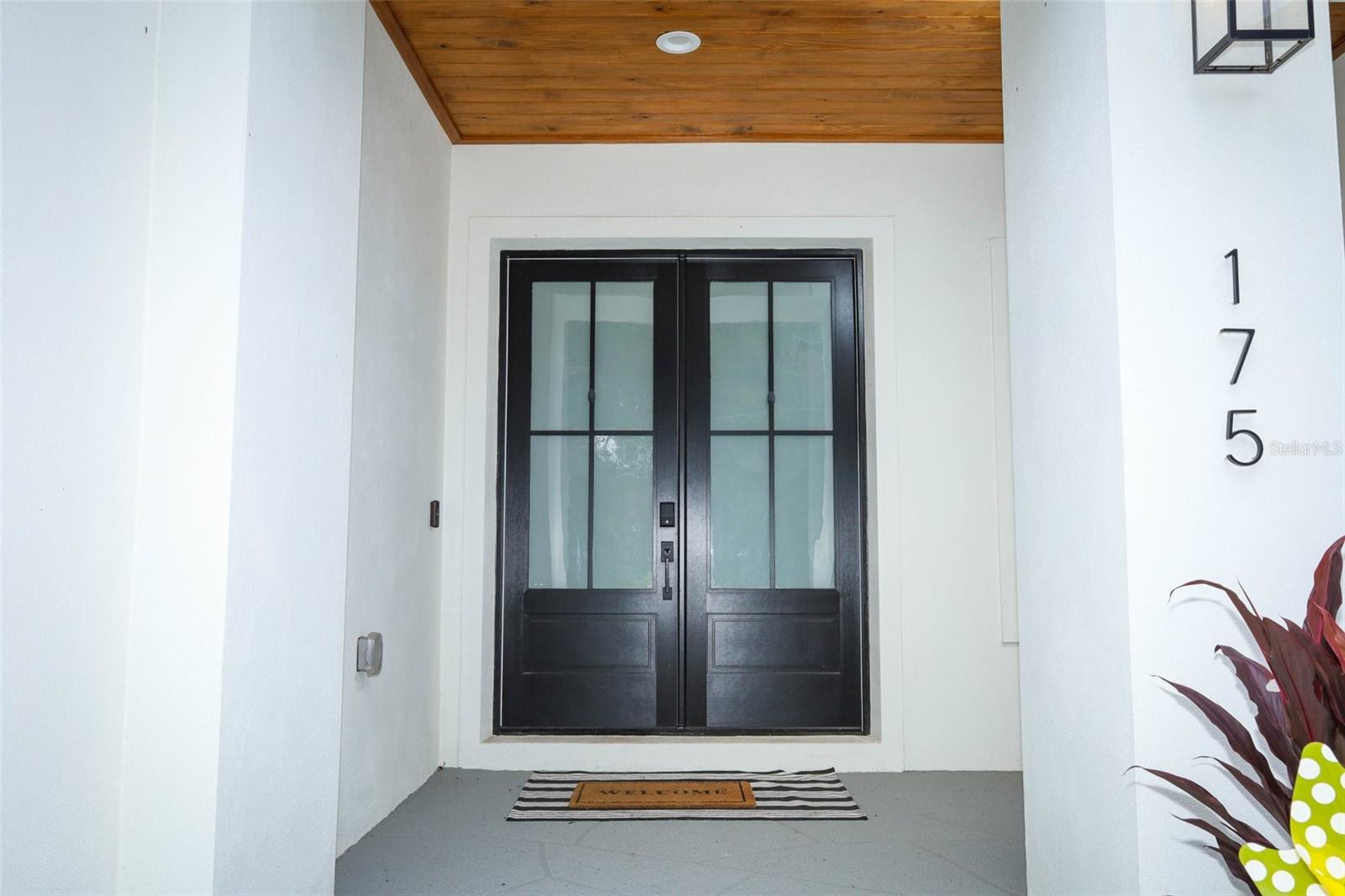 175 Pine St Property Photo 4