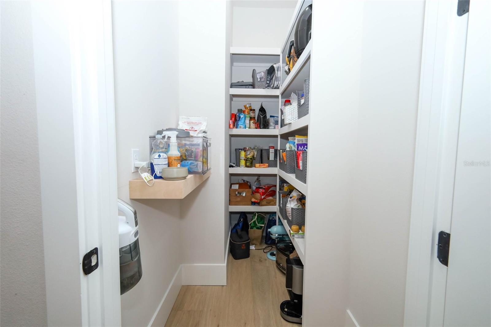 175 Pine St Property Photo 13