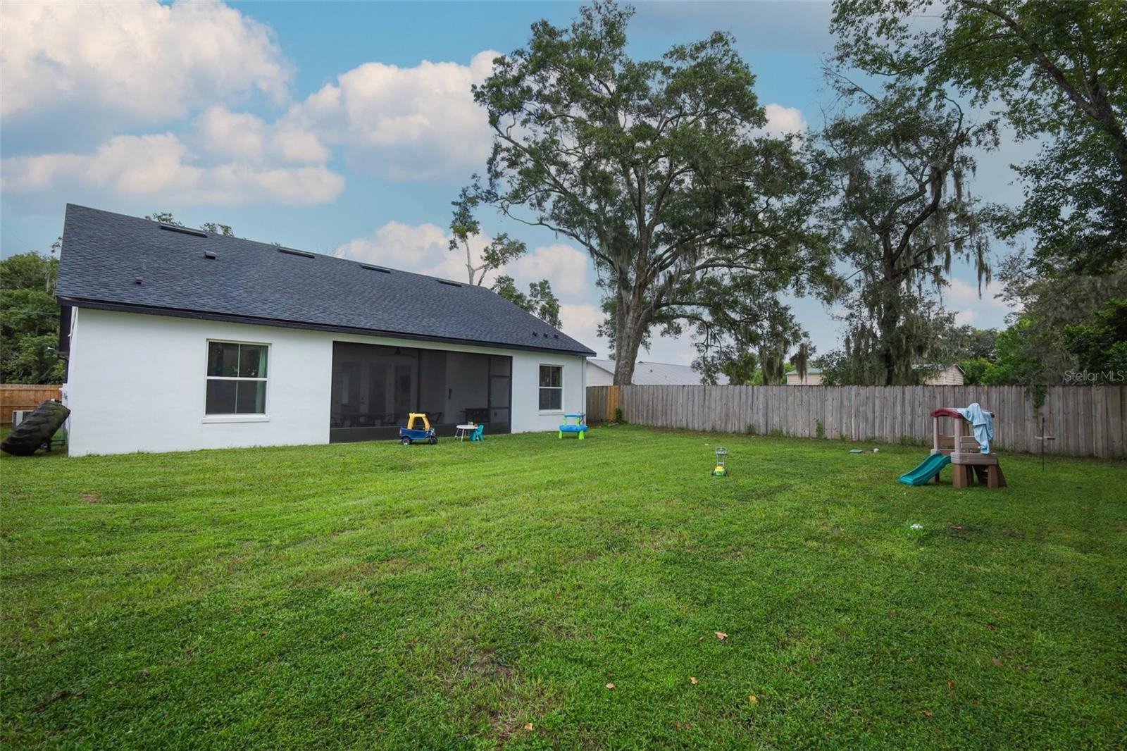 175 Pine St Property Photo 39