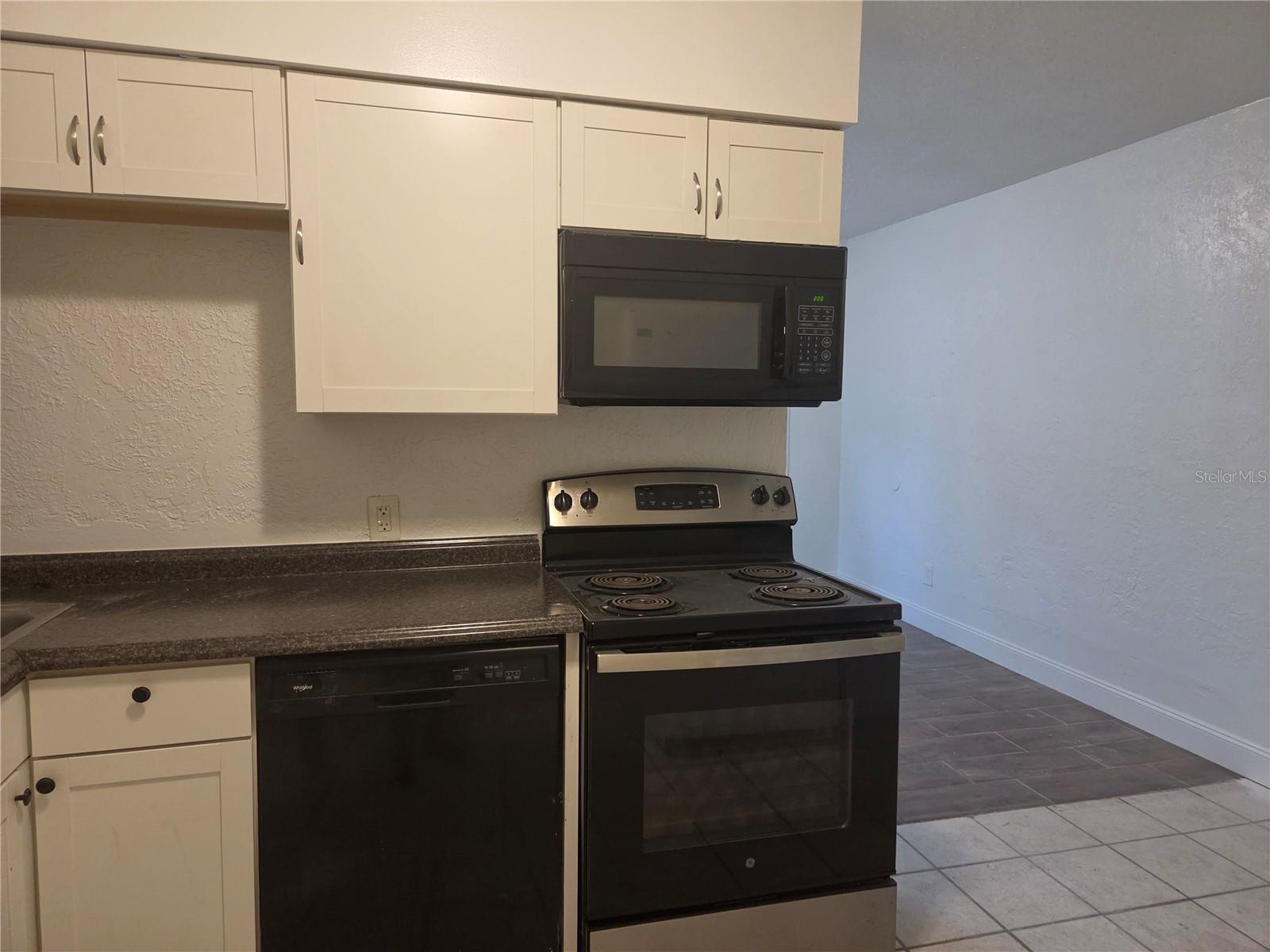 648 Northern Rd Property Photo 2