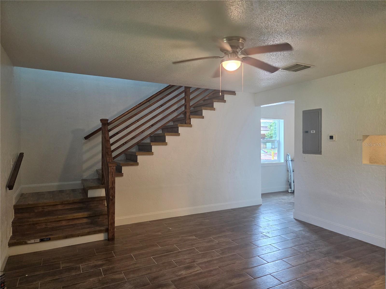 648 Northern Rd Property Photo 5