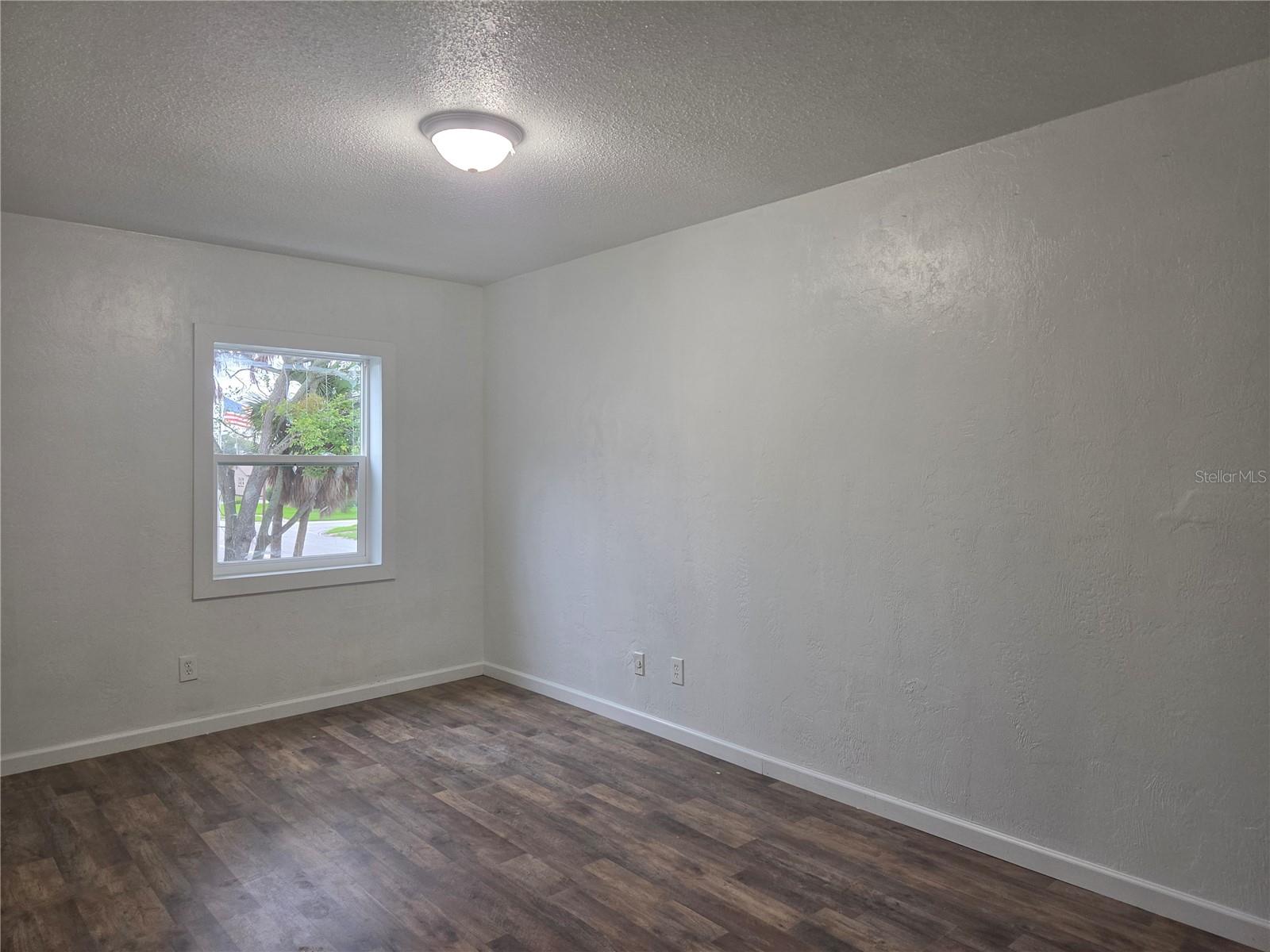 648 Northern Rd Property Photo 12