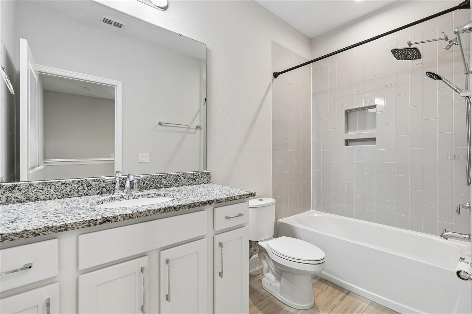 14247 Kellogg Ave Property Photo 14