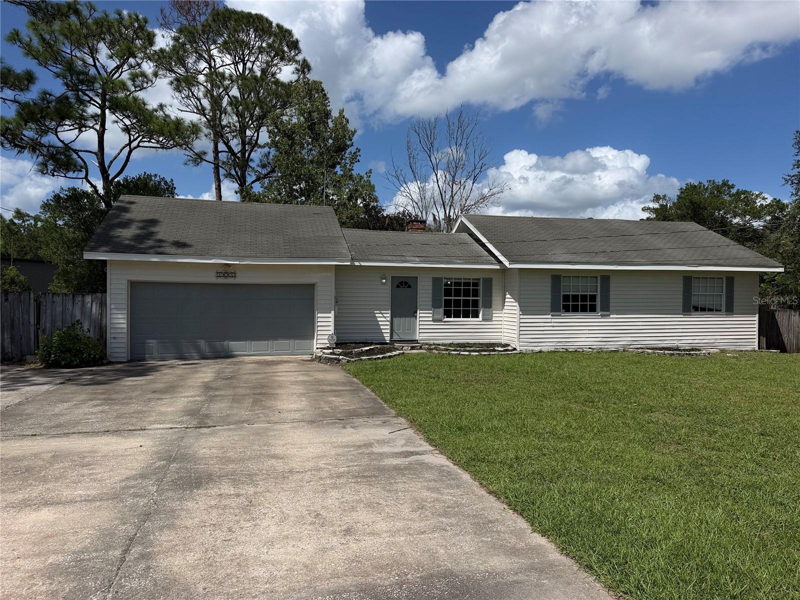 1881 Old Daytona Rd Property Photo 1