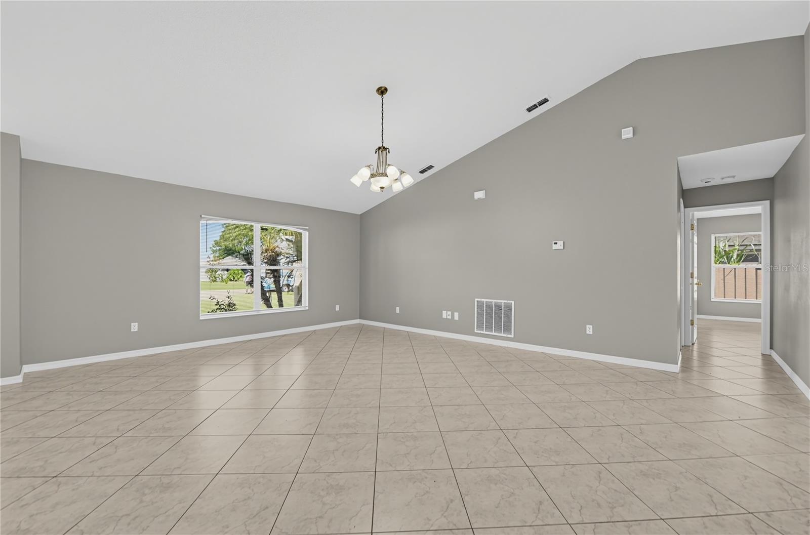 2549 Abney Ave Property Photo 4