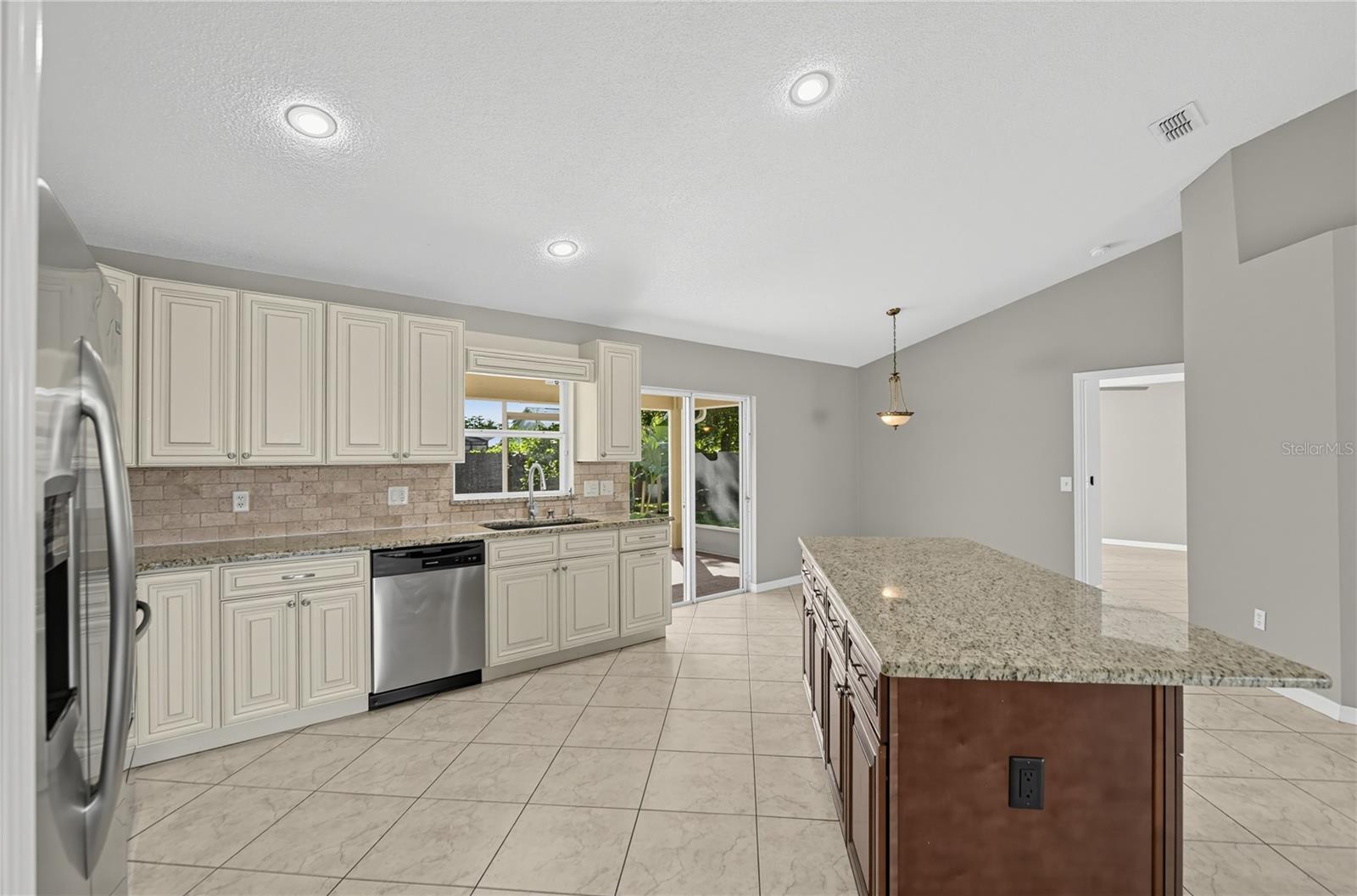 2549 Abney Ave Property Photo 8