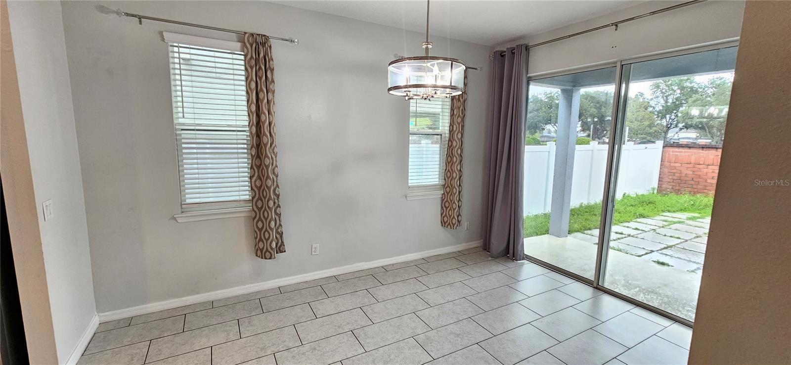 202 Aberdeen St Property Photo 5