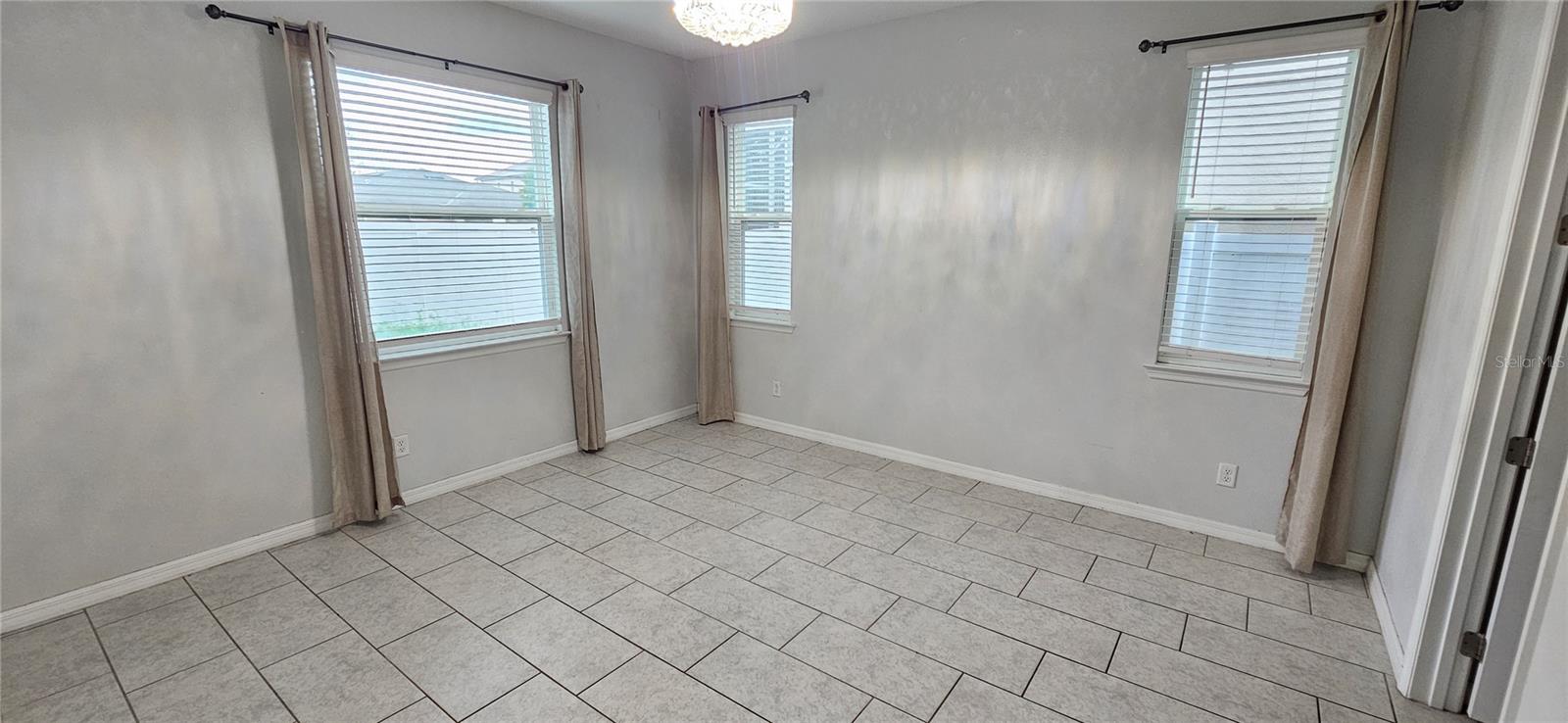 202 Aberdeen St Property Photo 7