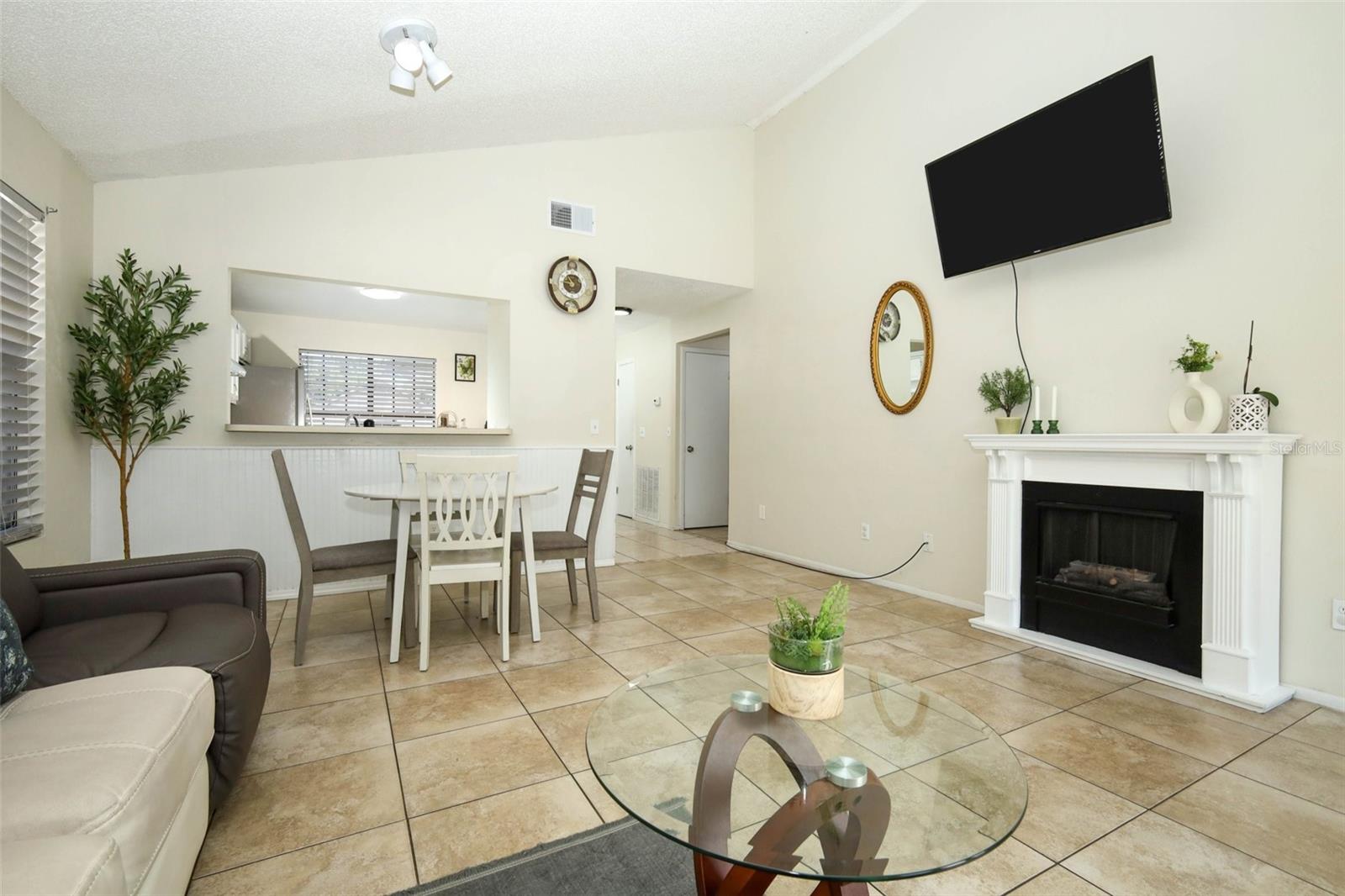 510 Conure St Property Photo 4
