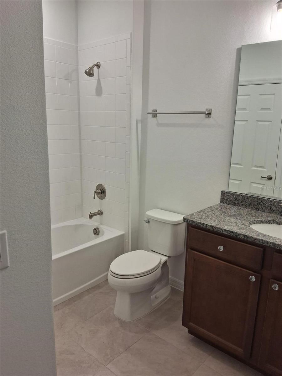 O6444327 Property Photo 5