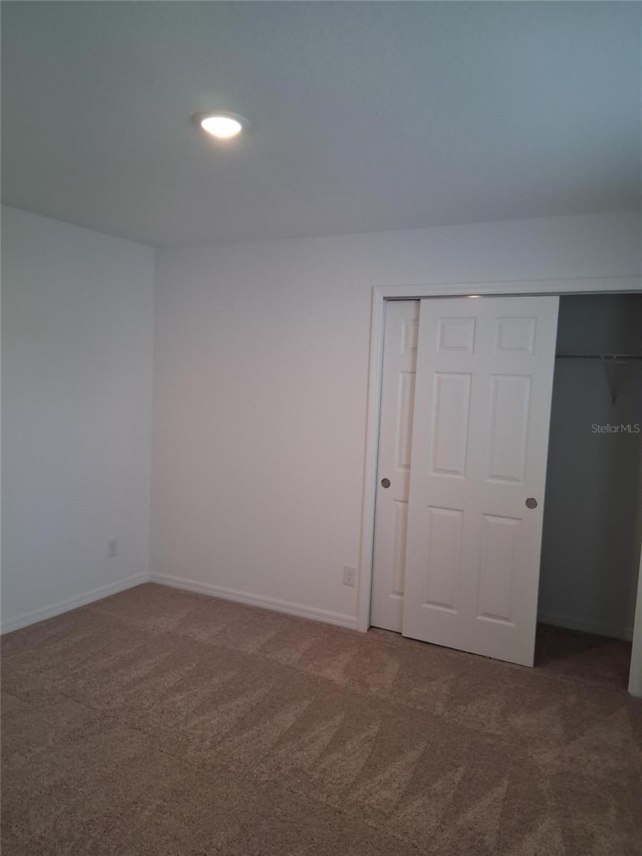 O6444327 Property Photo 6