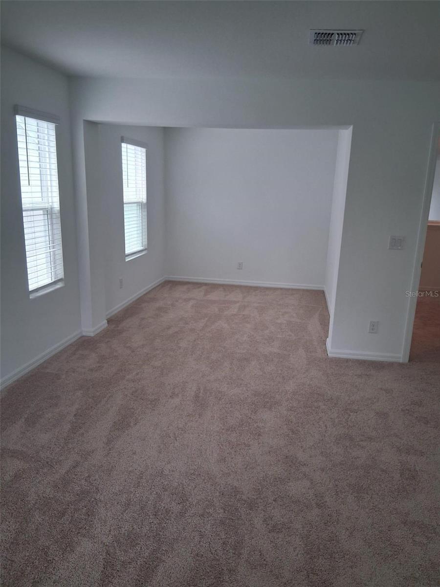 O6444327 Property Photo 8