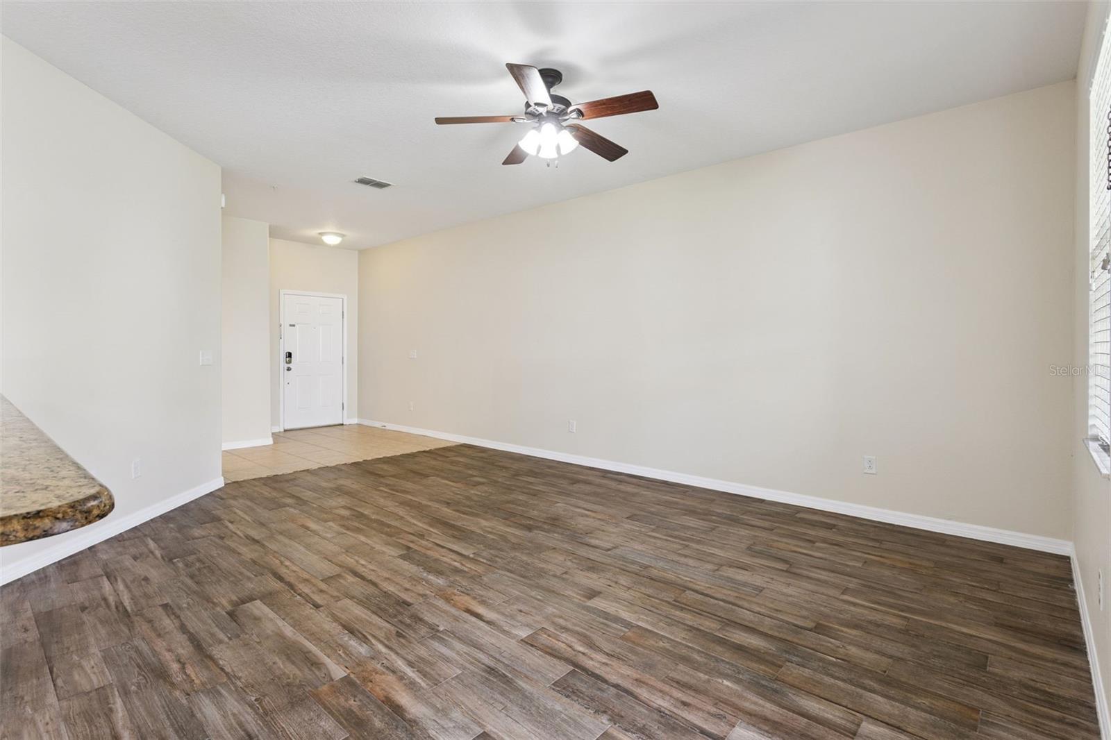 15515 Campden St Property Photo 7