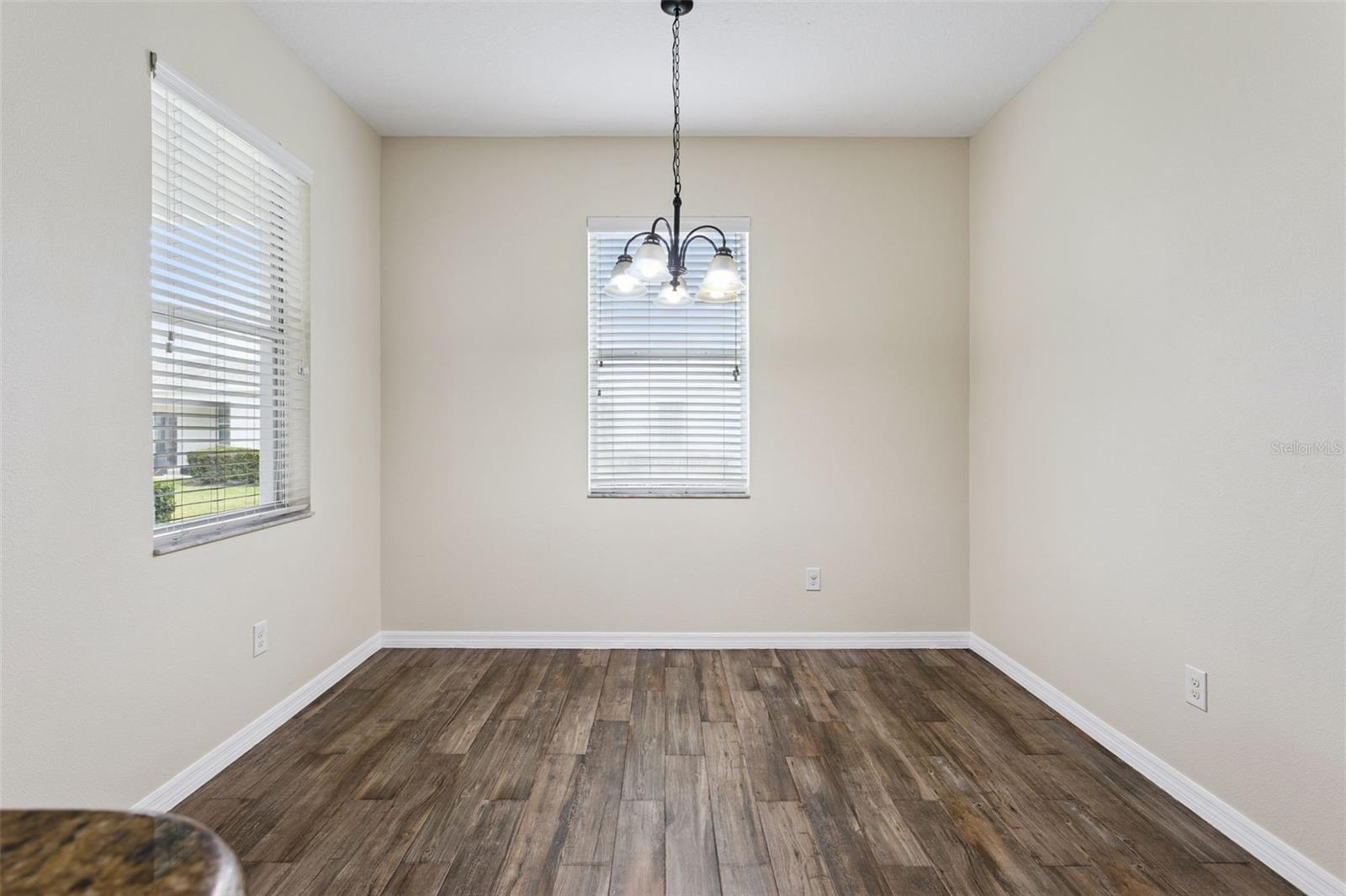 15515 Campden St Property Photo 13