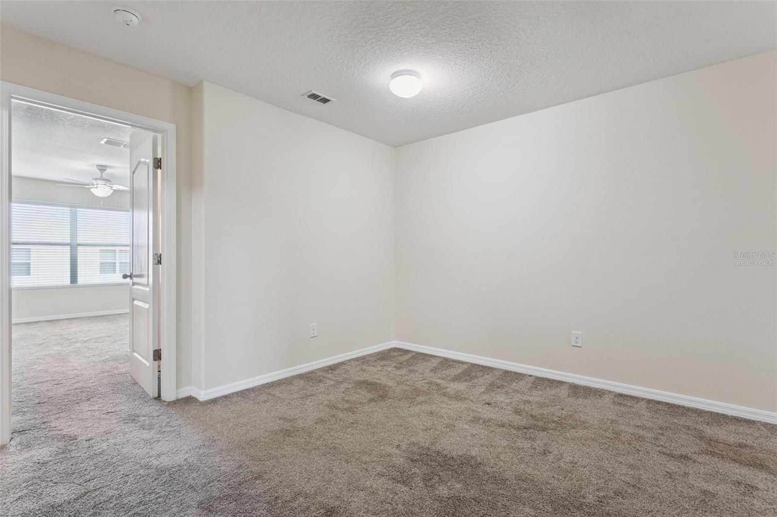 15515 Campden St Property Photo 21