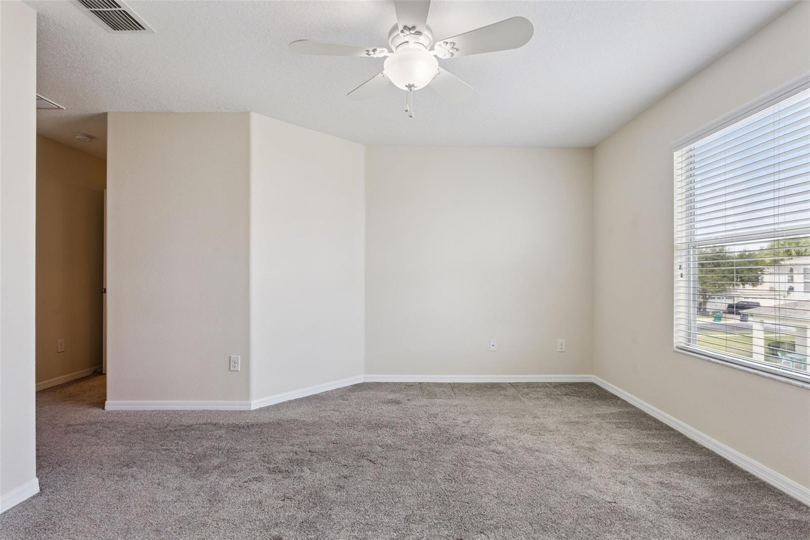 15515 Campden St Property Photo 24