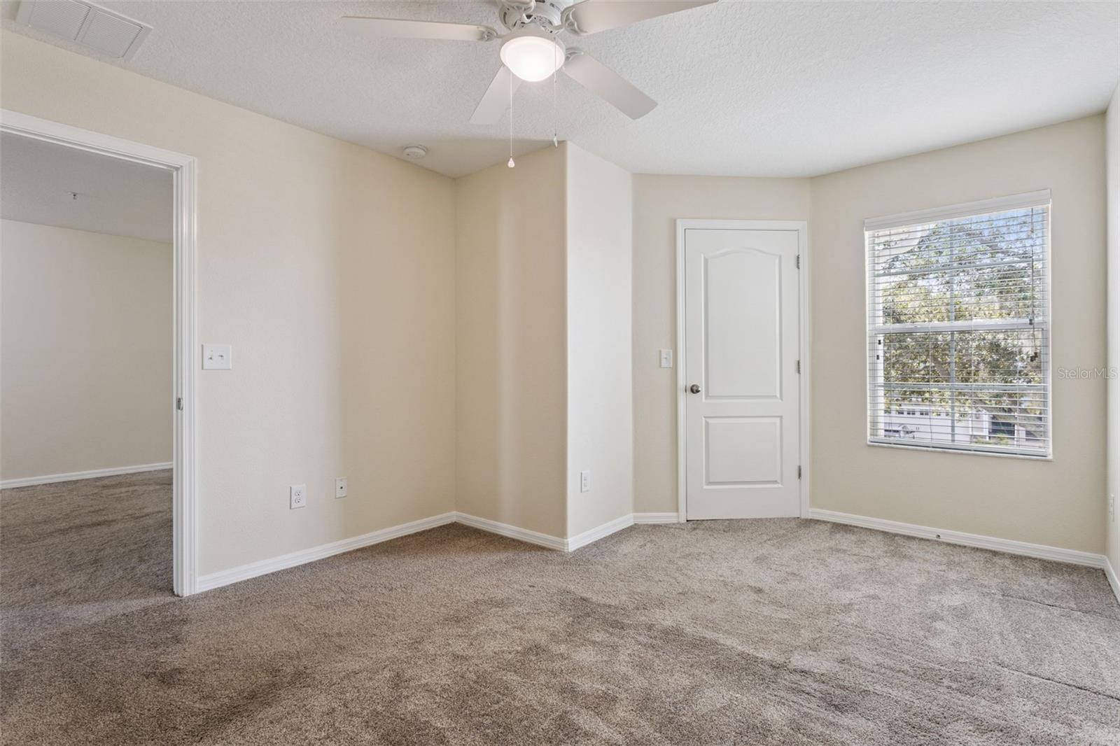15515 Campden St Property Photo 29