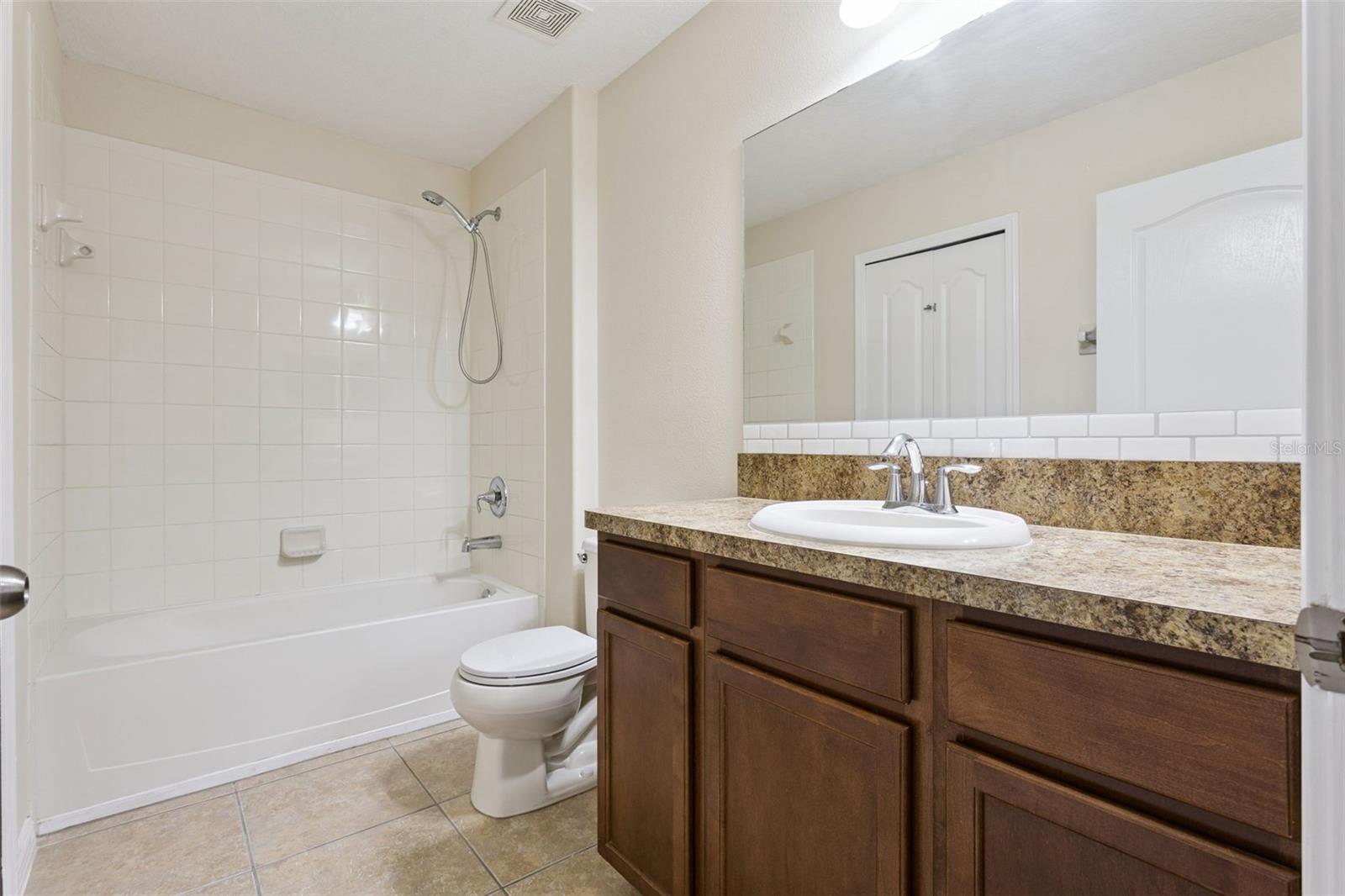 15515 Campden St Property Photo 32