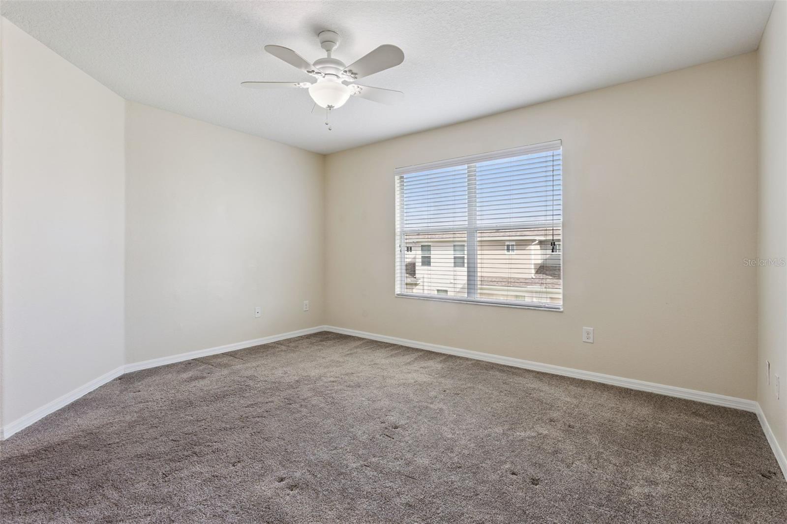 15515 Campden St Property Photo 33