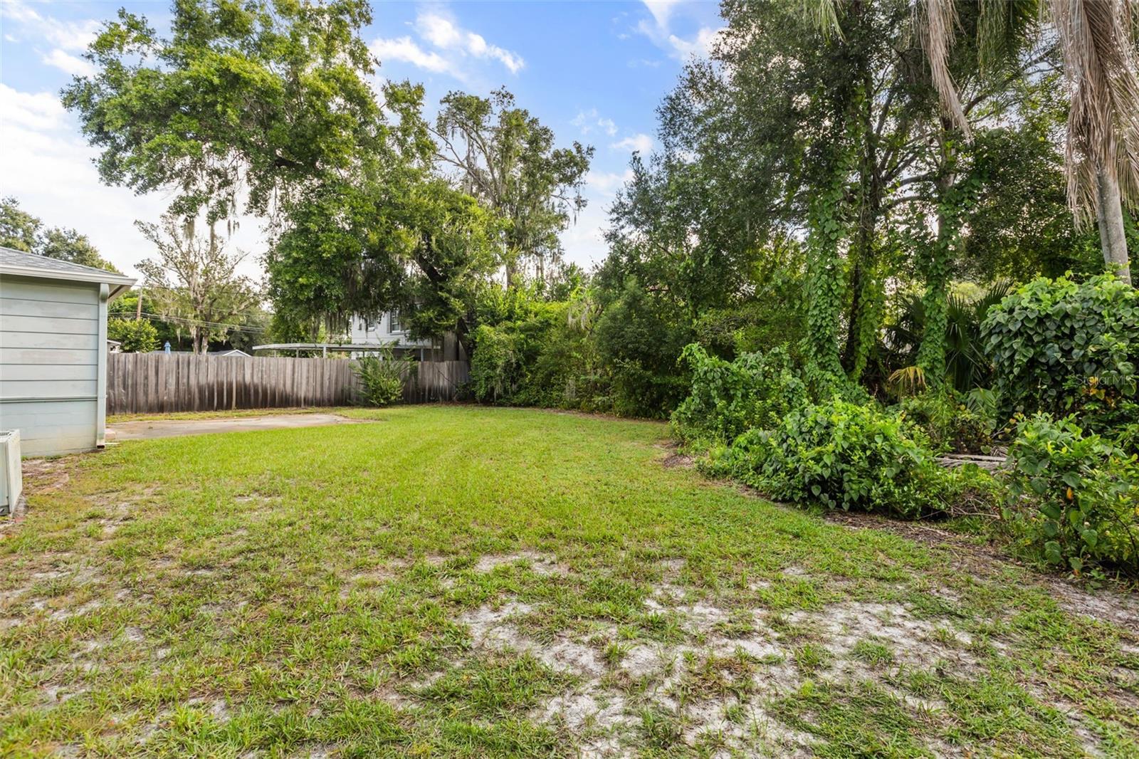 1409 N Westmoreland Dr Property Photo 22