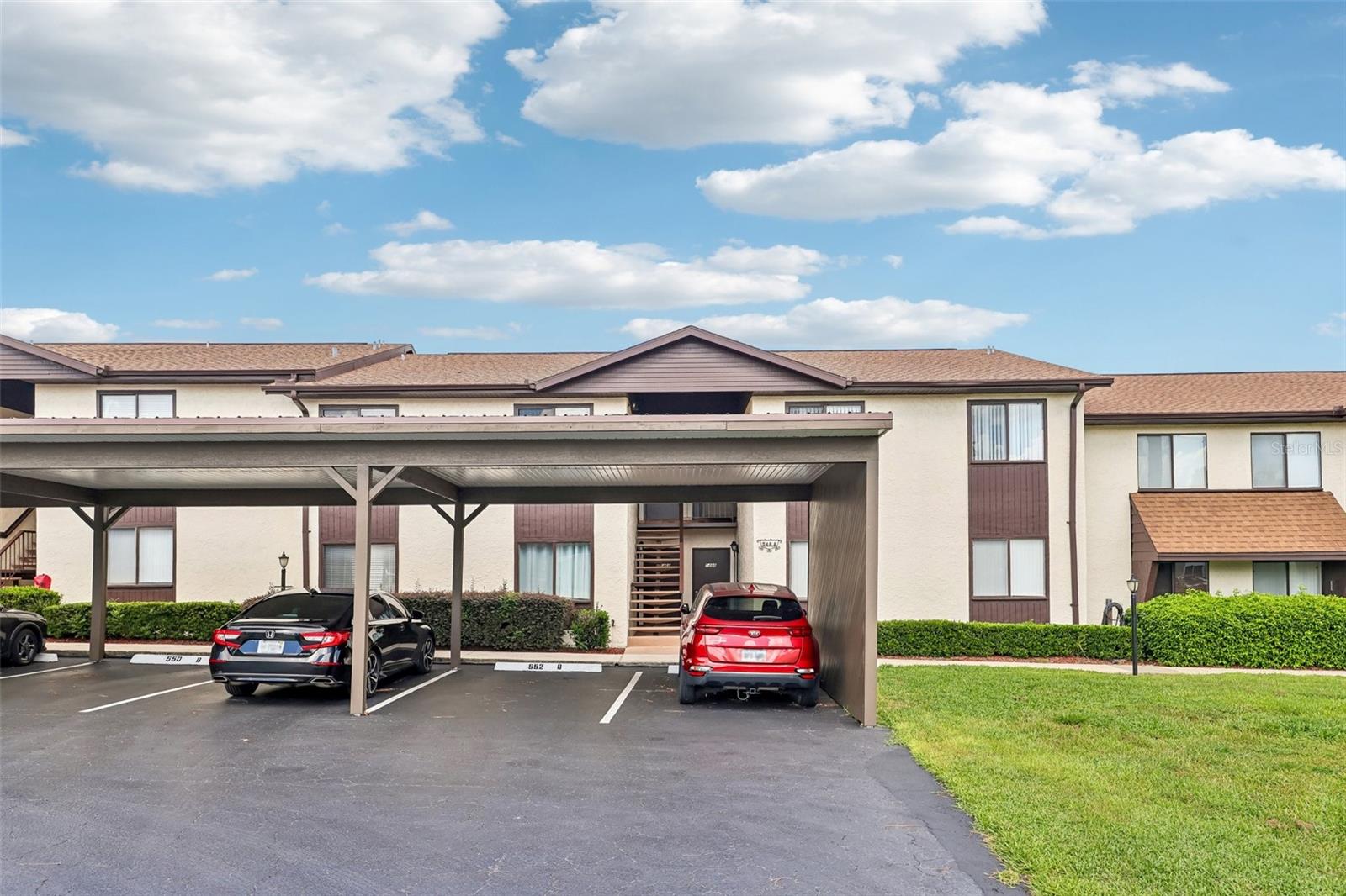 548 Fairways Dr #b Property Photo 2