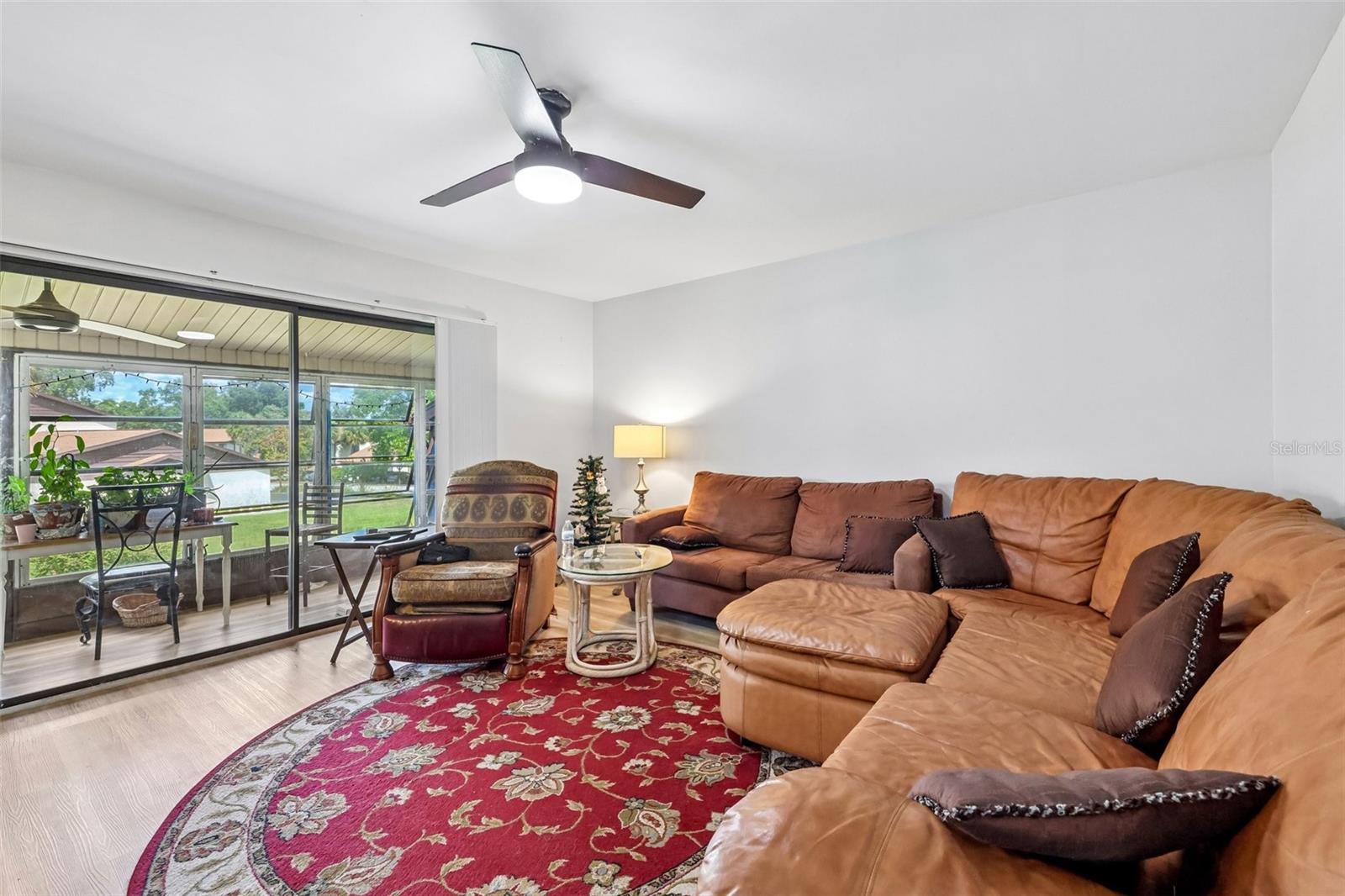 548 Fairways Dr #b Property Photo 4