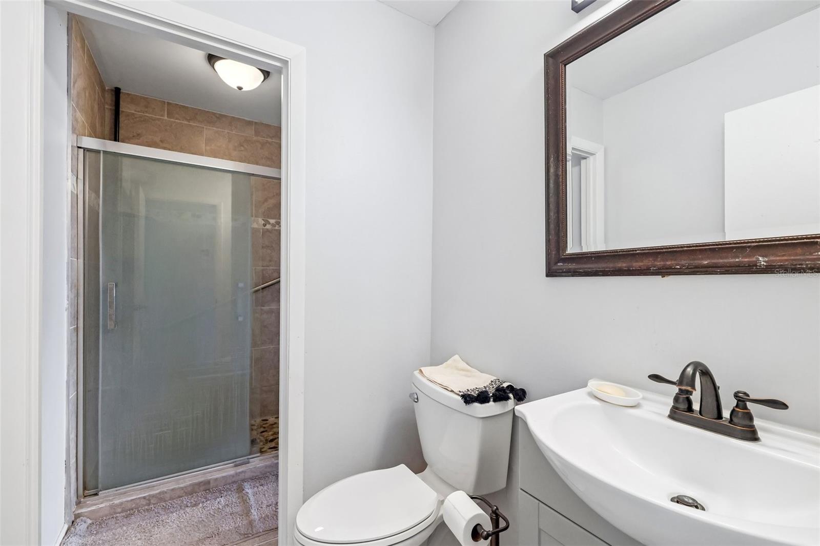 548 Fairways Dr #b Property Photo 11