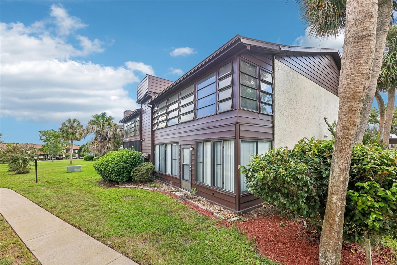 548 Fairways Dr #b Property Photo 16