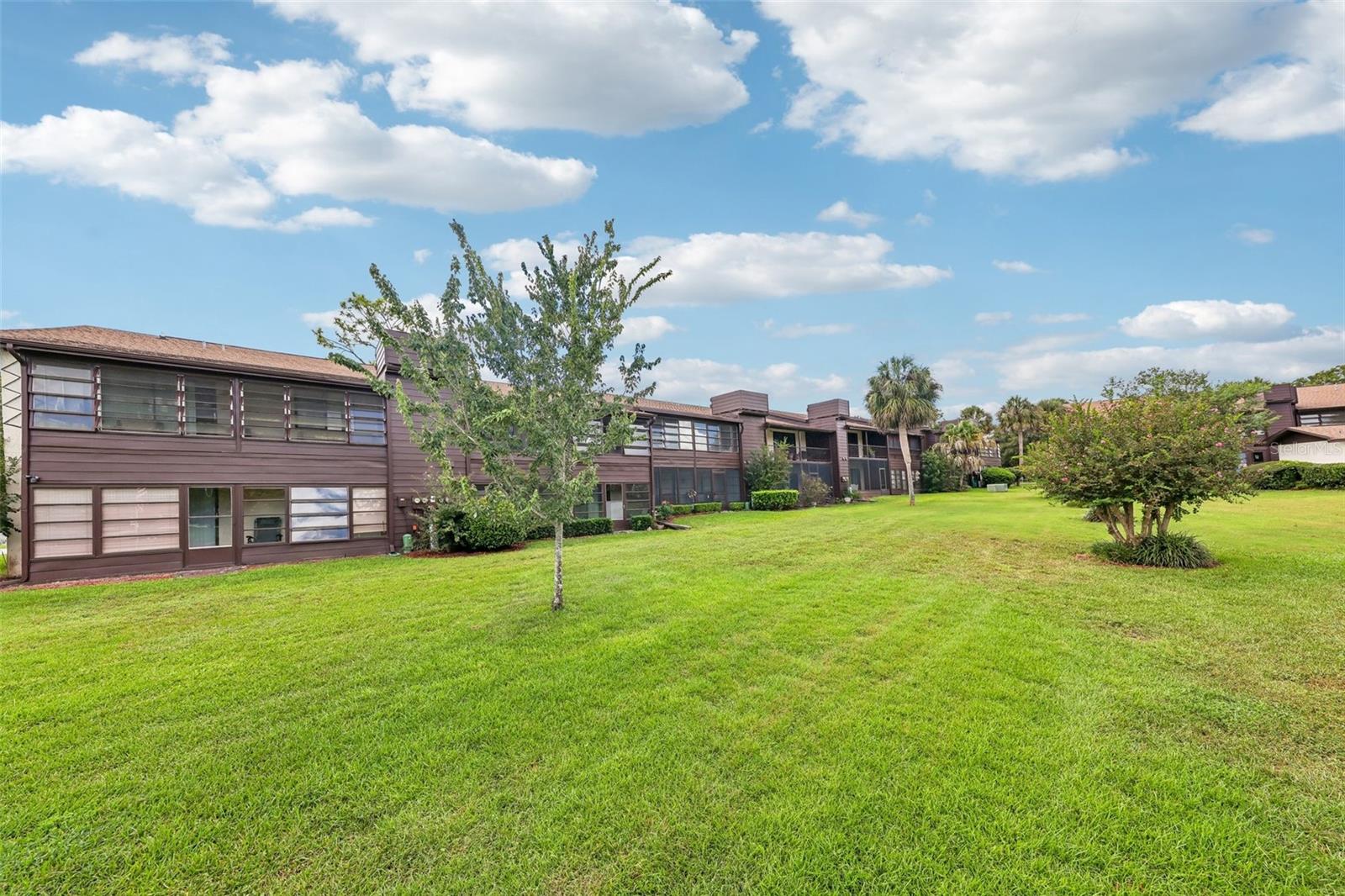 548 Fairways Dr #b Property Photo 17