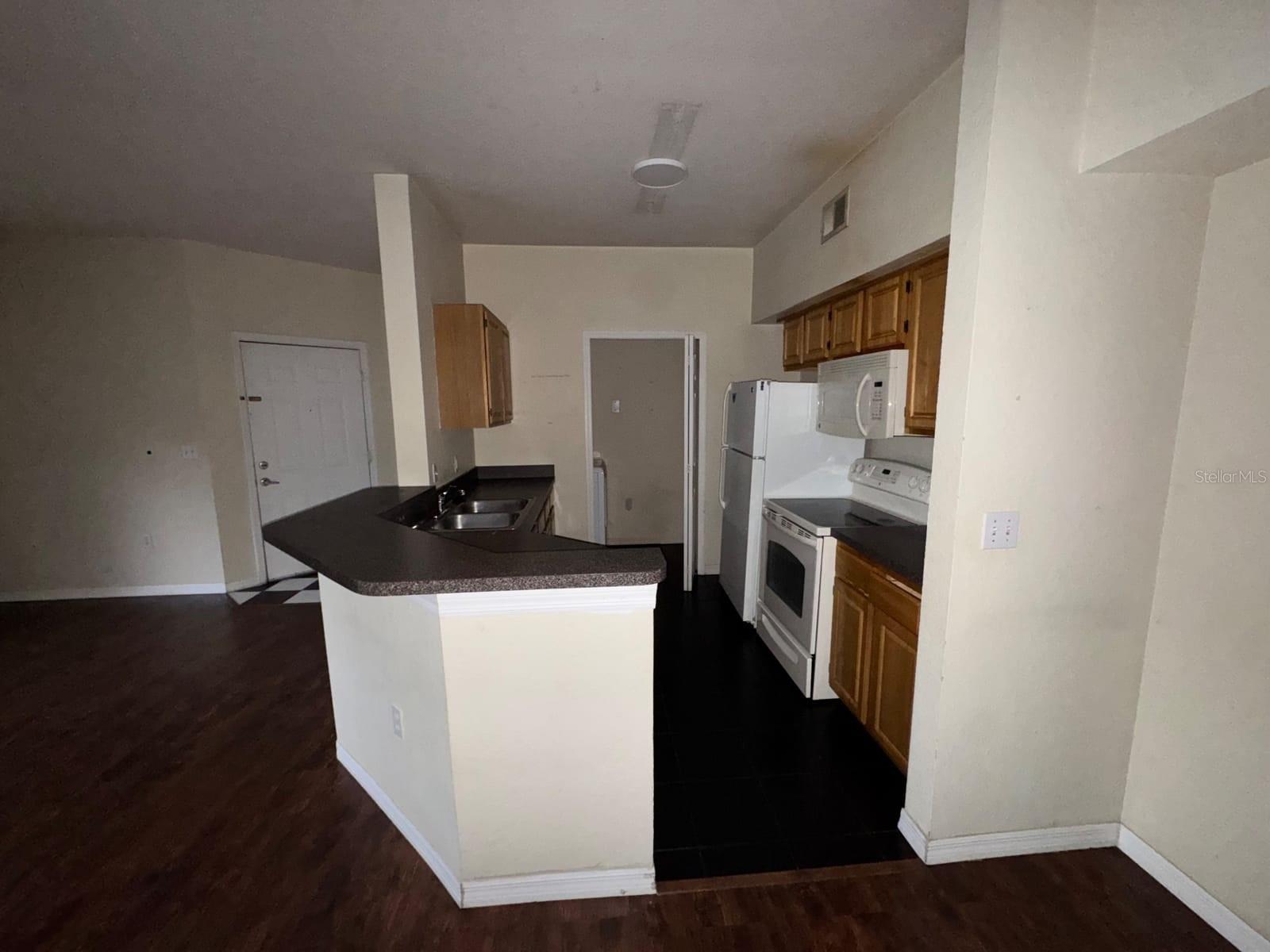 5961 Westgate Dr #2013 Property Photo 15