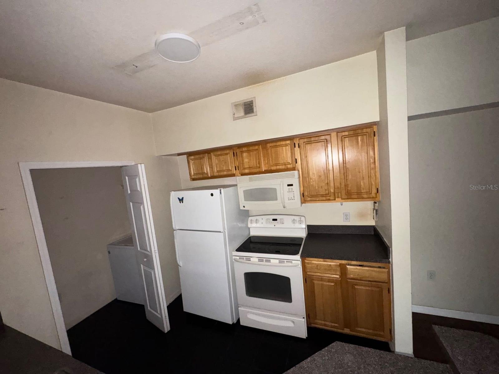 5961 Westgate Dr #2013 Property Photo 16