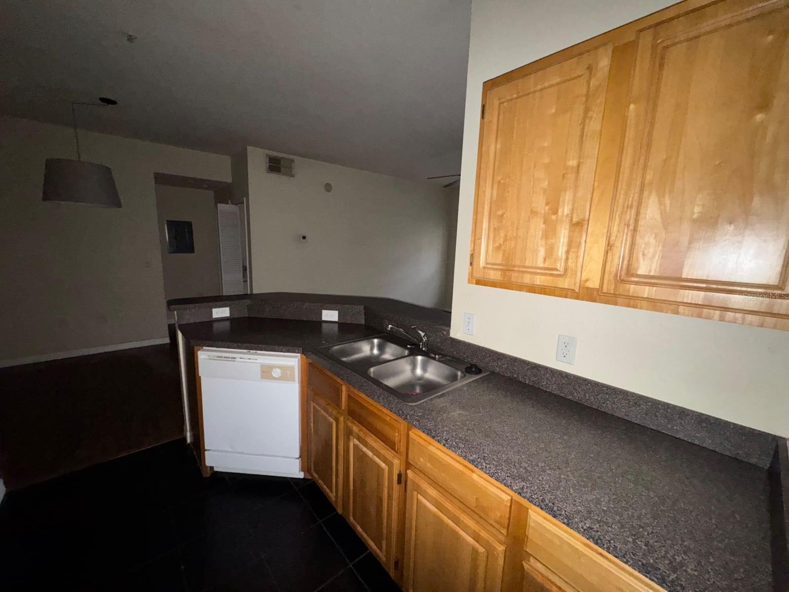 5961 Westgate Dr #2013 Property Photo 17