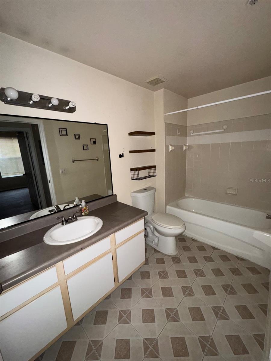 5961 Westgate Dr #2013 Property Photo 28