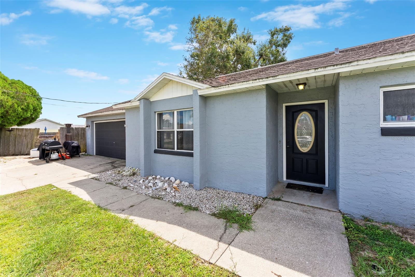 3379 Kilbee St Property Photo 5