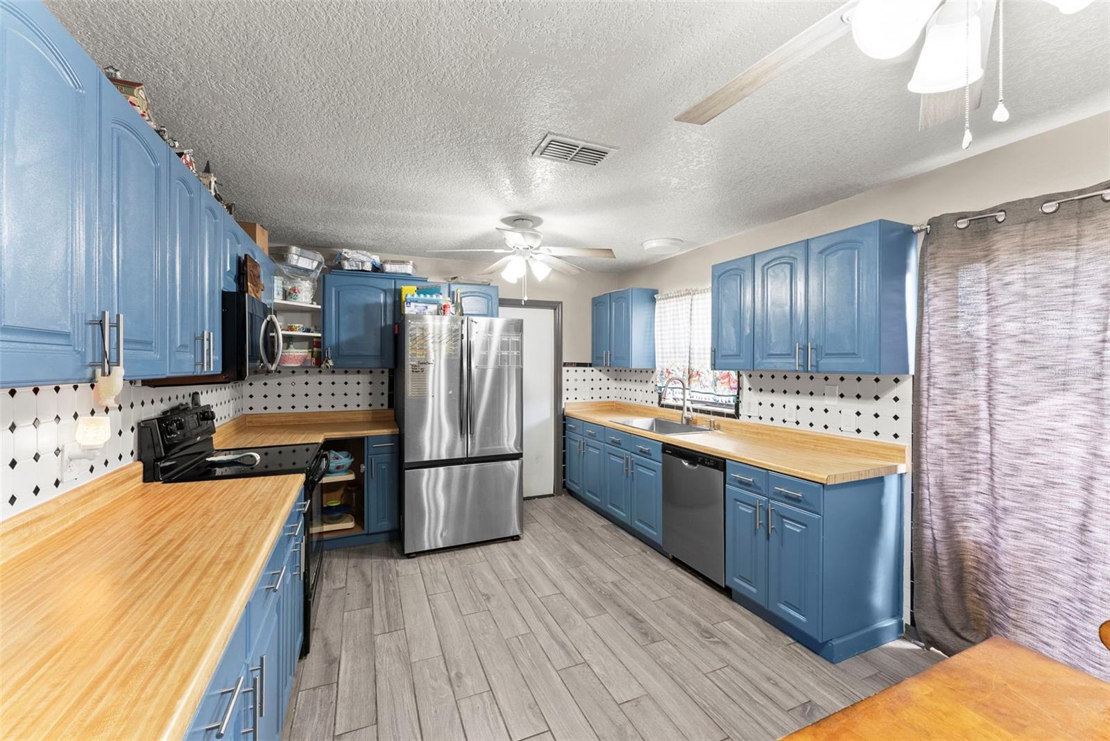 3379 Kilbee St Property Photo 11