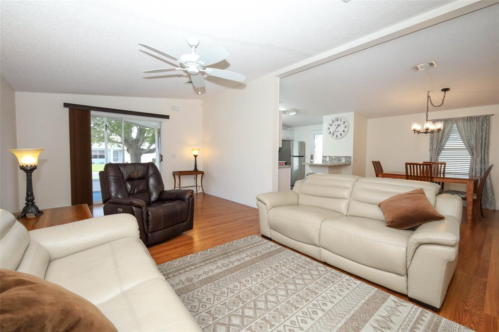 728 Prado Dr Property Photo 6