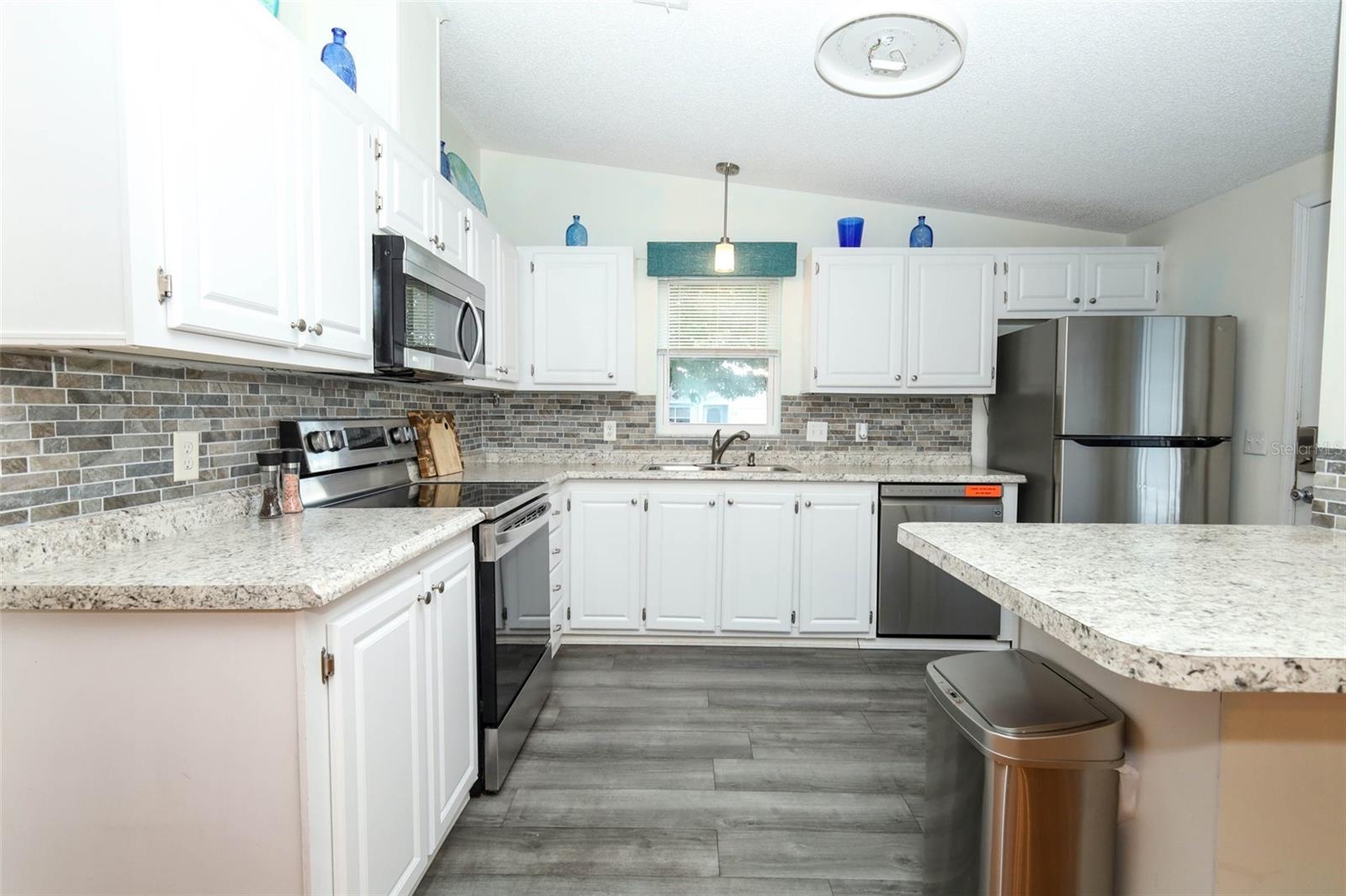 728 Prado Dr Property Photo 8